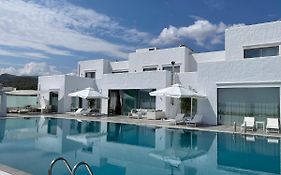 Villa Elia Waterfront Suites & Pool